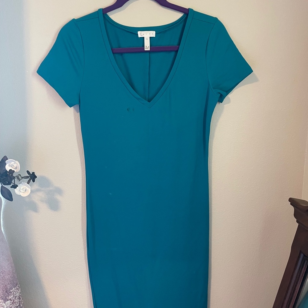 Bodycon blue midi dress